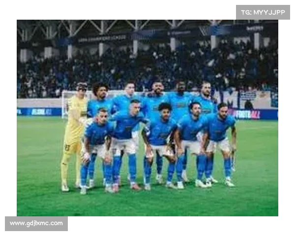 大卫路易斯在足球场上的真实定位与角色解析